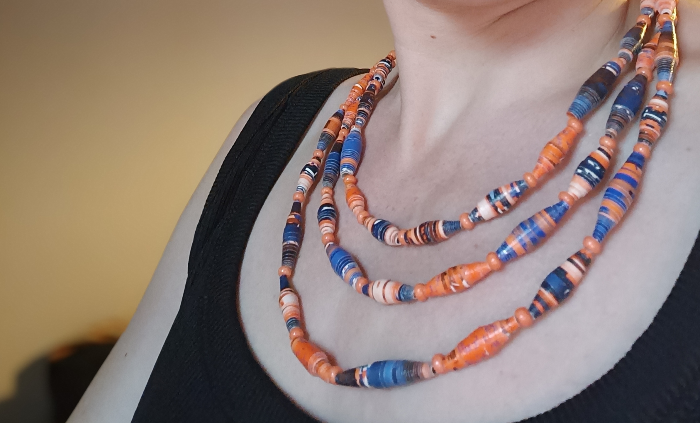 Collier trois brins orange-bleu
